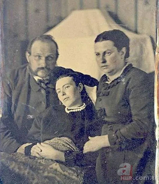 Avrupa'da kan donduran gelenek! Ölülerle fotoğraf çektiriyorlardı 1