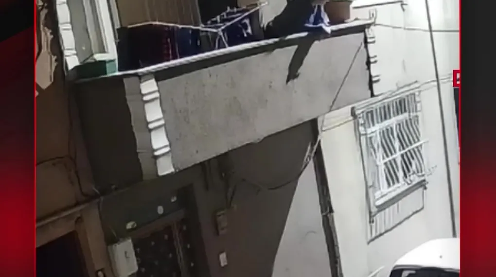 ÇIĞLIK ATARAK KURTULDU
