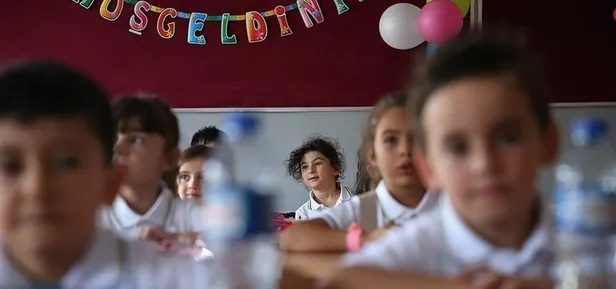 21 Kasım Pazartesi günü okullar var mı, açık mı? Yarın okullar açık mı, ders işlenecek mi? MEB takvimi...