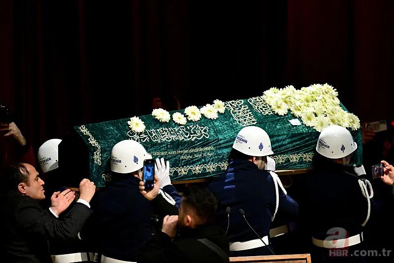 Edip Akbayram'a veda: Gözyaşlarıyla son yolculuğuna uğurlandı! 10