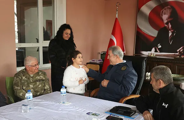 milli-savunma-bakani-hulusi-akar-irak-ve-suriyenin-kuzeyinde-306-terorist-olduruldu-1679238588460.jpg Milli Savunma Bakanı Hulusi Akar: Irak ve Suriye’nin kuzeyinde 306 terörist öldürüldü - 1