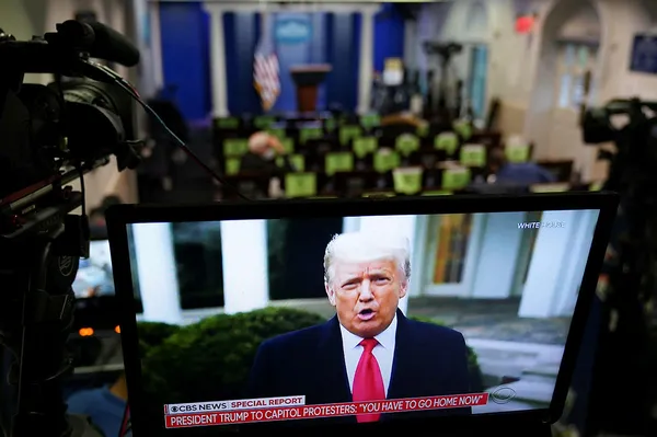Son dakika: Donald Trump'tan Kongre binasını basan göstericilere çağrı - 1