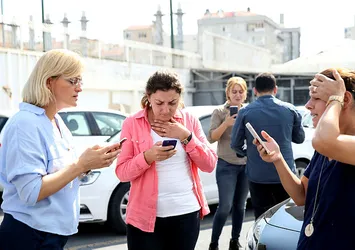 Son dakika: İstanbul'da şiddetli deprem