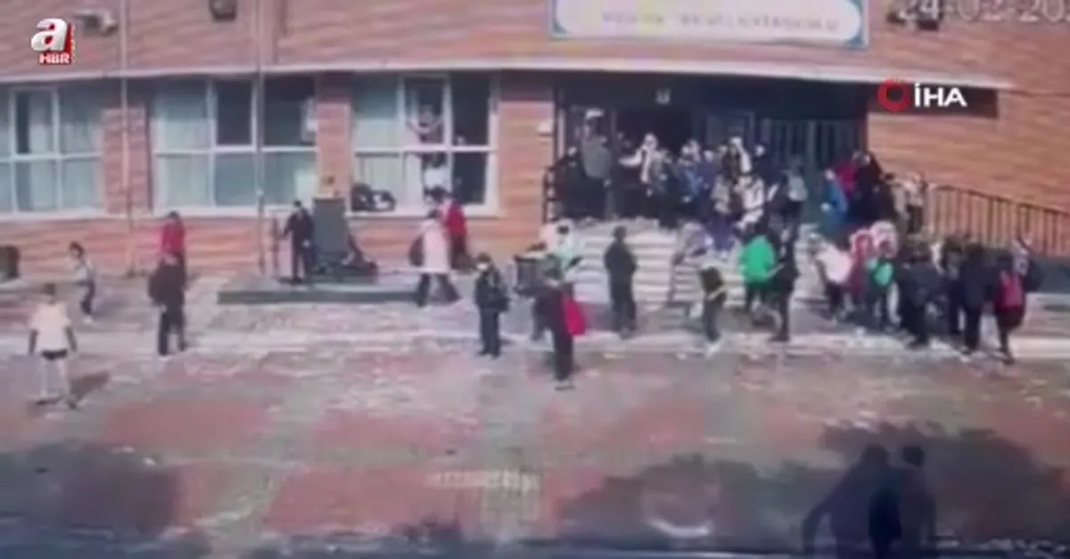 Ümraniye'de okul bahçesinde köpek dehşeti