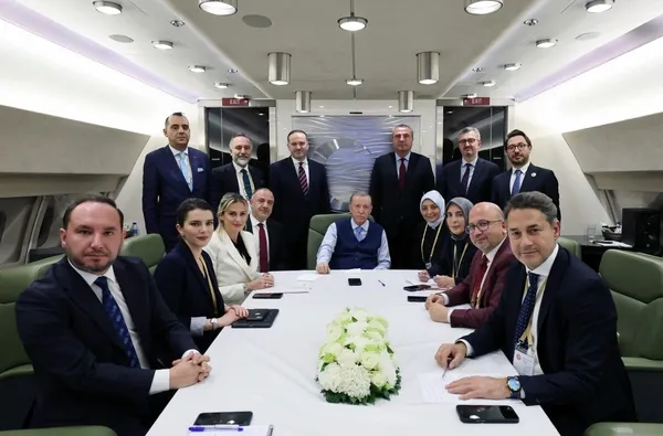 baskan-recep-tayyip-erdogandan-misira-ziyaret-sinyali-israil-ile-hamas-arasinda-esir-takasi-icin-tarih-verdi-1700646321310.jpg Başkan Recep Tayyip Erdoğan'dan Mısır'a ziyaret sinyali! İsrail ile Hamas arasında rehine takası için tarih verdi... - 1