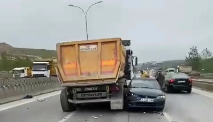 pendik-sabiha-gokcen-havalimani-yolunda-zincirleme-trafik-kazasi-2-yarali-1652884310115.jpg Pendik Sabiha Gökçen Havalimanı yolunda zincirleme trafik kazası: 2 yaralı - 2