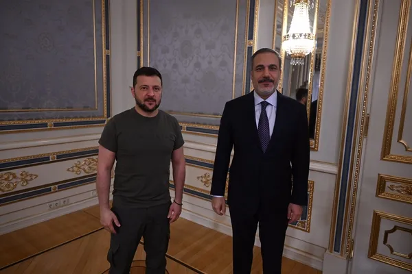 Kiev’de kritik zirve: Dışişleri Bakanı Hakan Fidan Ukrayna Devlet Başkanı Volodimir Zelenski ile görüştü