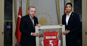 Başkan Erdoğan Vahdettin Köşkü’nde kabul etti! Fenerbahçe’nin Kübalı oyuncusu Vargas Türk vatandaşlığına geçti