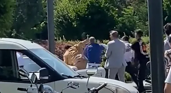 1689784223811.jpg İtalyan şef Danilo Zanna'ya büyük şok! Kendi restoranında darp edildi! Tekme ve yumruklar havada uçuştu - 2