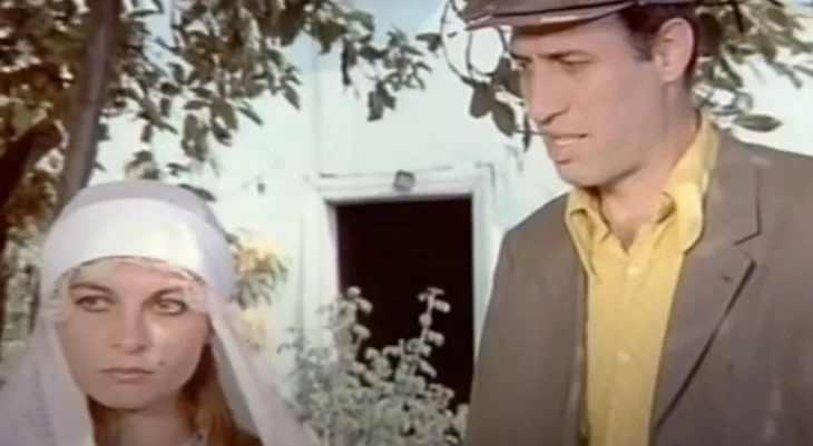 Davaro ve Çiçek Abbas’ın paylaşılamayan güzeliydi! Pembe Mutlu’yu şimdi tanımak imkansız! Kemal Sunal ile birlikte...