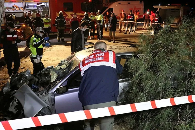 Son Dakika Denizli De Feci Kaza Otomobil Traktoru Carpti 2 Olu