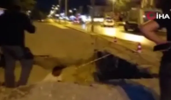 ankarada-feci-kaza-cukuru-fark-etmedi-icine-dustu-1659594310149.jpg Ankara’da feci kaza! Çukuru fark etmedi içine düştü - 3