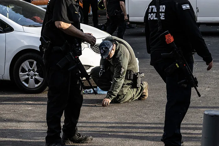 israilin-baskenti-tel-avive-iha-saldirisi-bir-kisi-oldu-4-yarali-yarali-var-1721369985983.jpg Saldırı sonrası Tel Aviv'den bir kare...