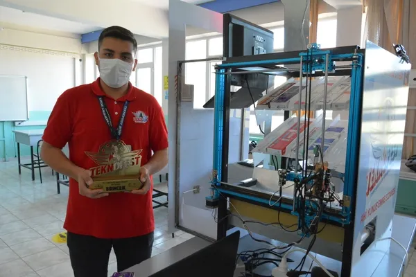 Liseli öğrenciler geliştirdi! ‘Akıllı Eczane Sistemi’ ne yoğun ilgi