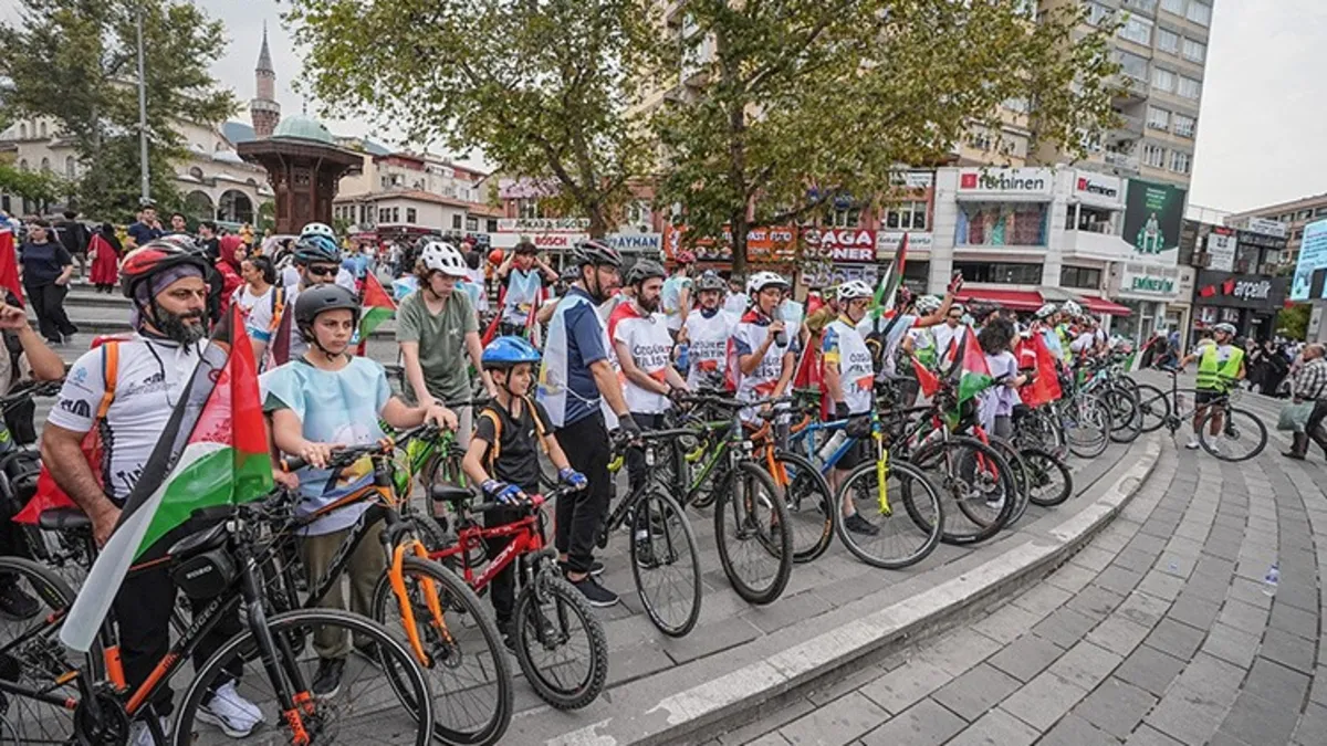 Çankırı'da bisikletliler Gazze'ye destek için pedal çevirdi