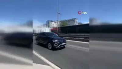 Metrobüste yangın paniği! Seferler aksadı