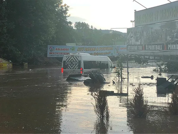 Kocaeli'nde 7 kişi selde kayboldu - 1