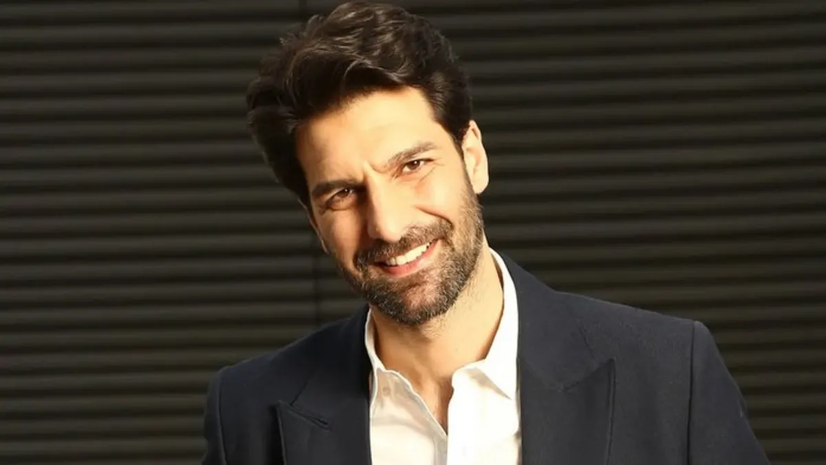 Deha'nın Karga'sı Taner Rumeli 13 yıllık aşkıyla nişanlandı!