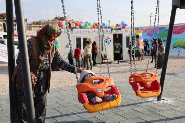 asrin-felaketinde-ilk-andan-beri-vatandaslarin-yaninda-kalyon-konteyner-kent-hizmete-acildi-1677072927520.jpeg Asrın felaketinde ilk andan beri vatandaşların yanında! Kalyon Konteyner Kent hizmete açıldı - 8