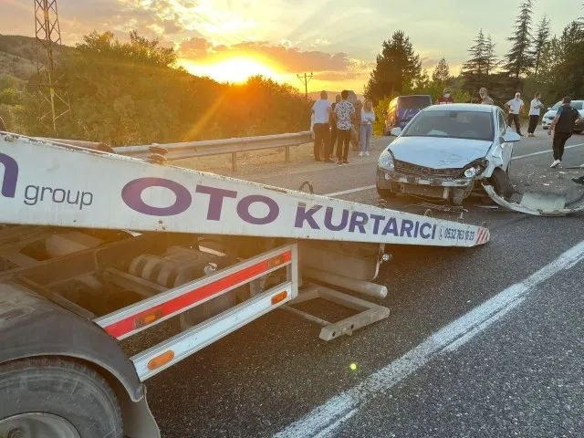 Elazığ-Diyarbakır karayolunda zincirleme trafik kazası: 2 yaralı - 1