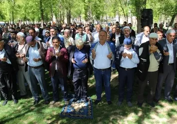 Yağmur için duaya çıktılar