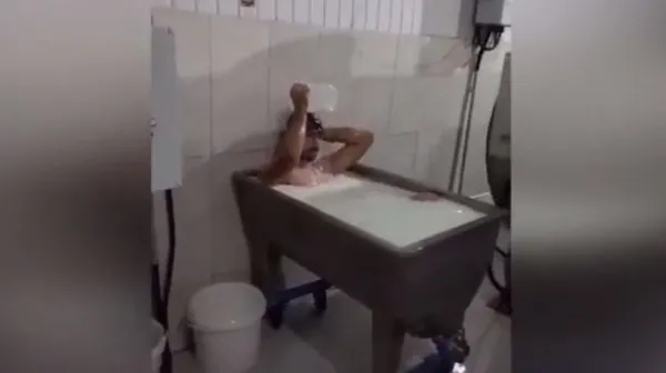 Fabrikada süt banyosu yapanlar hakkında istenen ceza belli oldu! Türkiye onları konuşmuştu