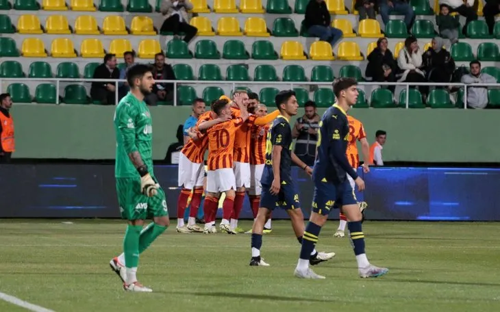 Galatasaray’dan Fenerbahçe’ye transfer çalımı! Erden Timur devreye girdi