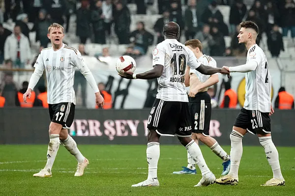 kartal-yuvasinda-yara-aldi-besiktas-1-2-antalyaspor-mac-sonucu-1710623918865.jpg Kartal yuvasında yara aldı! Beşiktaş 1-2 Antalyaspor (MAÇ SONUCU) - 4