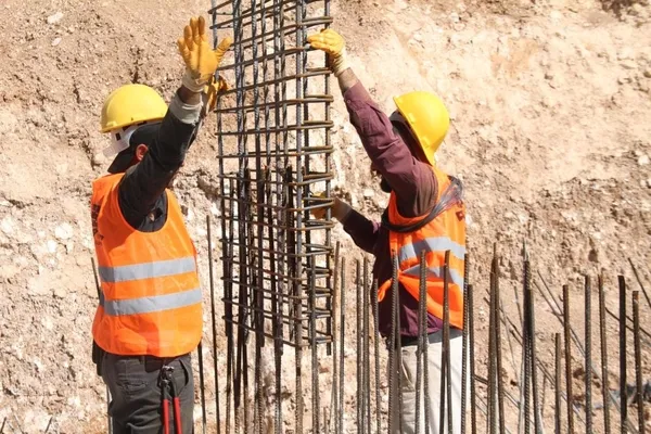 temeli-baskan-erdogan-onderliginde-atilmisti-elazigda-kalici-deprem-konutlari-yukseliyor-1684311714348.jpg Temeli Başkan Erdoğan önderliğinde atılmıştı! Elazığ’da kalıcı deprem konutları yükseliyor! - 5