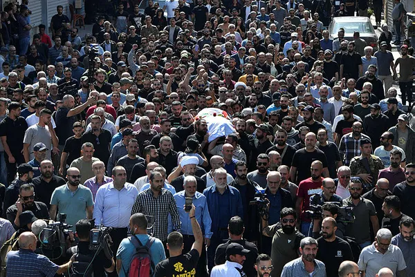 reuterstan-israile-cagri-oldurulen-kameraman-issam-abdullahin-sorusturmasi-seffaf-yurutulsun-1697549335162.jpg Reuters'tan İsrail'e çağrı: Öldürülen kameraman İssam Abdullah'ın soruşturması şeffaf yürütülsün - 4