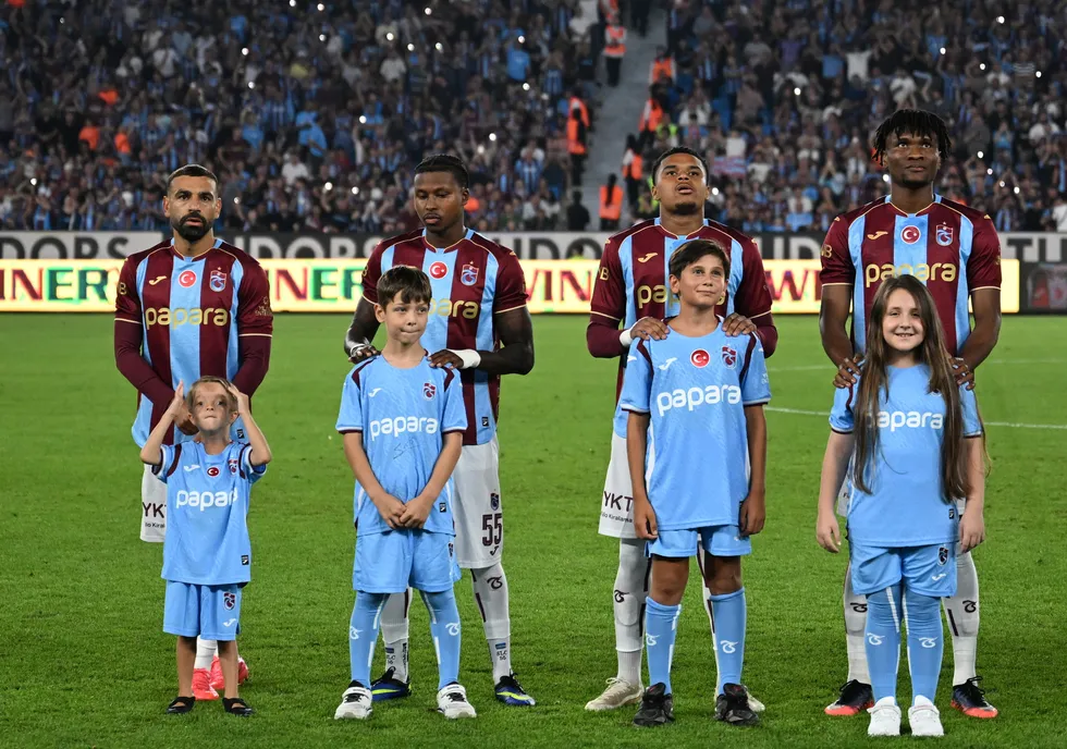 trabzonspordan-kucuk-hayrana-unutulmaz-surpriz-salah-ve-isaac-yeniden-bir-arada-1787331344425.jpg Trabzonspor’dan küçük hayrana unutulmaz sürpriz! Salah ve Isaac yeniden bir arada - 2