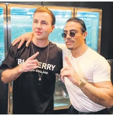 Nusret yıldız futbolcular Karim Benzema ile Mario Götze’yi ağırladı