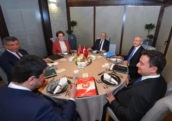 Gazeteci Özlem Gürses 6'lı masaya "dinamit" yerleştirdi! Dikkat çeken Davutoğlu ve Babacan sözleri: Masada istenmiyorlar