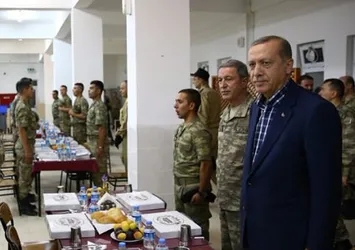 Eski ABD büyükelçisi: Türk ordusu seküler olmalı