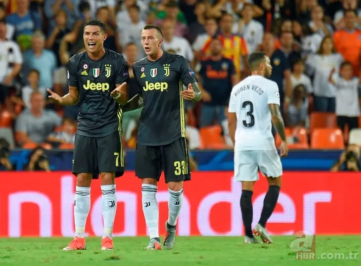 Cristiano Ronaldo gördüğü kırmızı kart sonrası gözyaşlarını tutamadı!