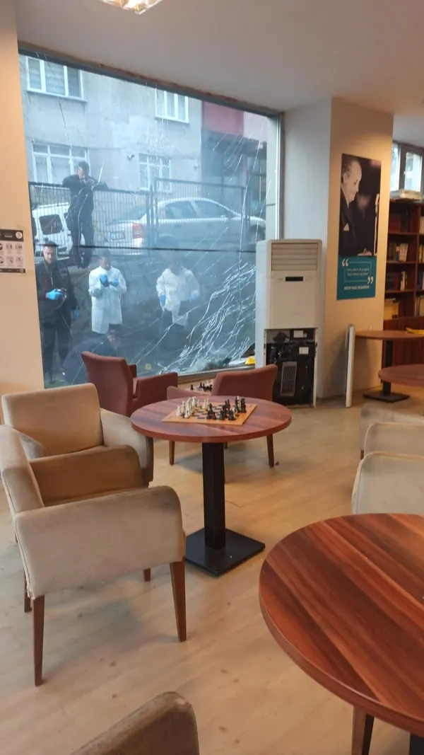 Son dakika | Gaziosmanpaşa TÜGVA ofisinin bulunduğu binanın yakınında korkutan patlama!