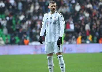 Beşiktaş Ante Rebic ile yollarını ayırdı