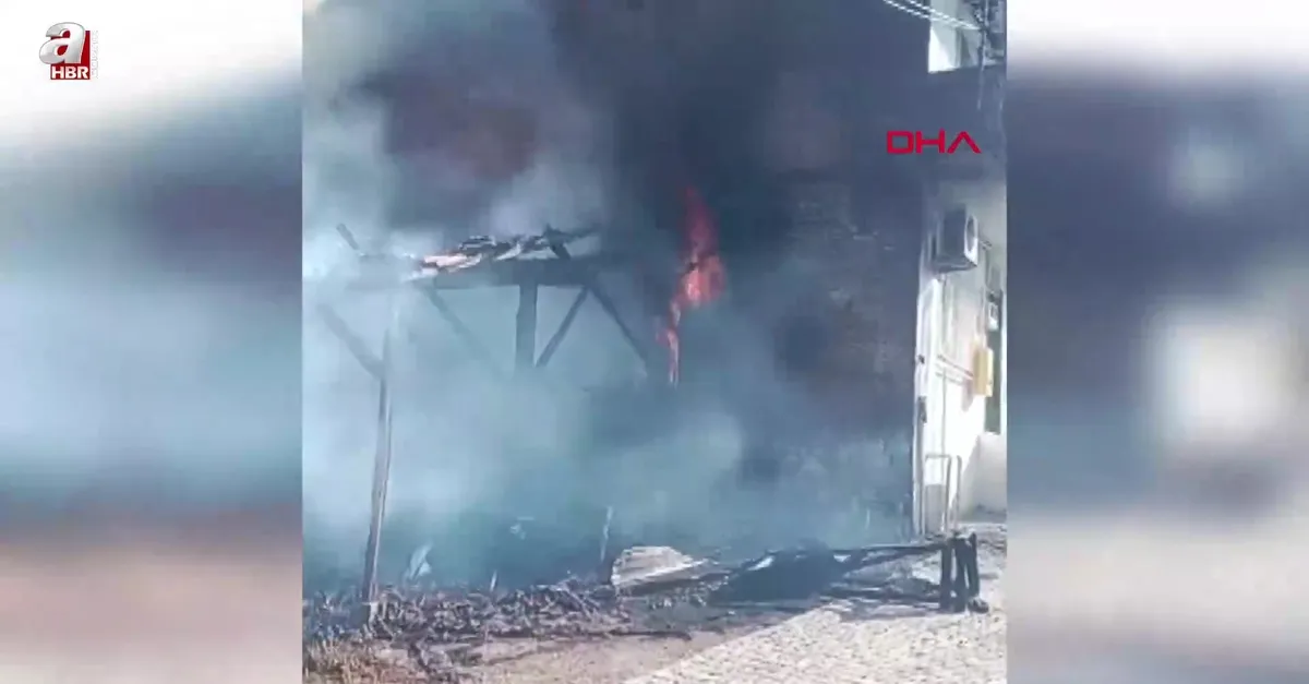Samsun'da ahşap ev yandı