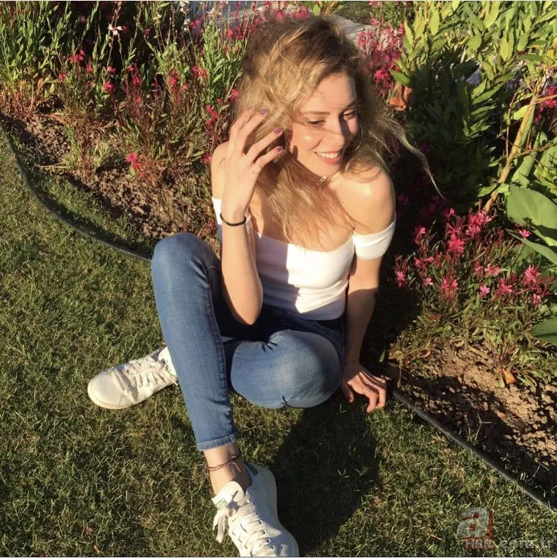 Sinem Kobal'ın yeni fotoğrafındaki o detay gündem oldu! Sinem Kobal'ı görenler şoke oldu 14