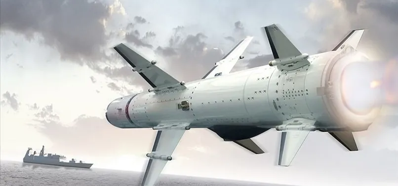 Türkiye'nin ilk deniz seyir füzesi "Atmaca" hedefini başarıyla vurdu!