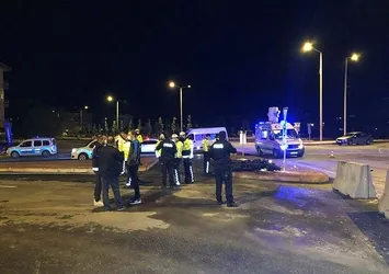 Son dakika: Kaldırıma çarpan motosikletin sürücüsü hayatını kaybetti