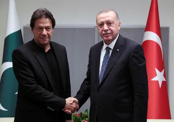 Pakistan Başbakanı İmran Han'dan Başkan Erdoğan'a teşekkür