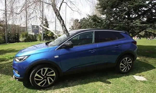 Çip krizi otomotiv sektörünü etkiledi! 2 dev firmadan flaş açıklama