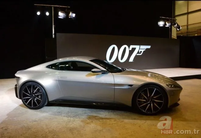 James Bond filmiyle meşhur olan Aston Martin D85'in benzeri 6,4 milyon dolara satıldı! 6