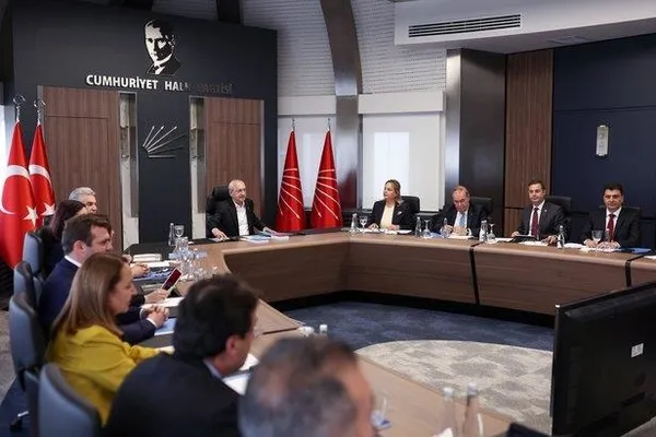 chpde-kongre-sureci-basladi-secim-sonrasi-koltuk-savasi-kizisiyor-1686058477855.jpeg CHP'de kongre süreci başladı! Seçim sonrası koltuk savaşı kızışıyor - 1