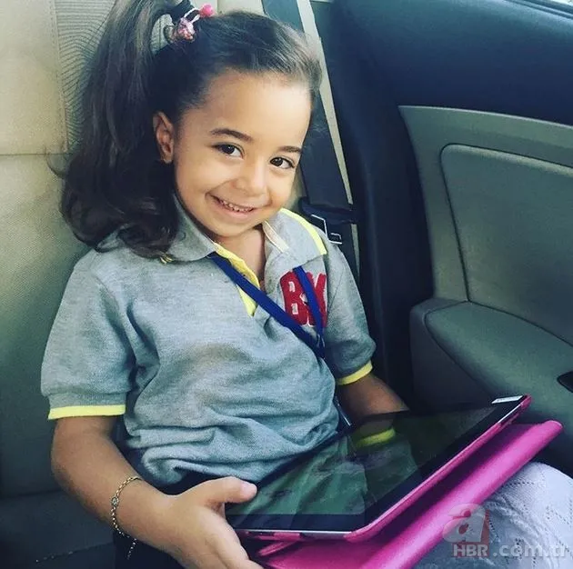 Beren Gökyıldız'ın anne ve babası bakın kimmiş! 1