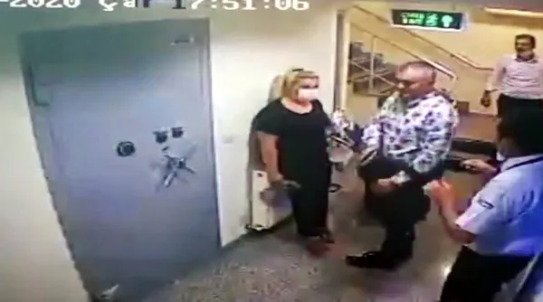 kadin-calisanin-basina-silah-dayadi-sunu-vurayim-sehit-olsun-1635252559587.jpg Kadın çalışanın başına silah dayadı: Şunu vurayım şehit olsun - 6