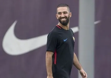 Arda Turan geri döndü