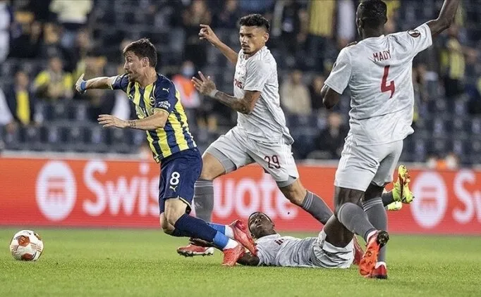 Fenerbahçe son dakikada yıkıldı! Olympiakos 1-0 Fenerbahçe UEFA Avrupa Ligi maç sonucu - ÖZET - 10