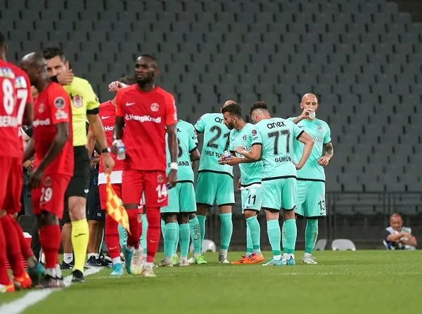 Antalya tek attı üç aldı! Ümraniyespor 0-1 Antalyaspor MAÇ SONUCU